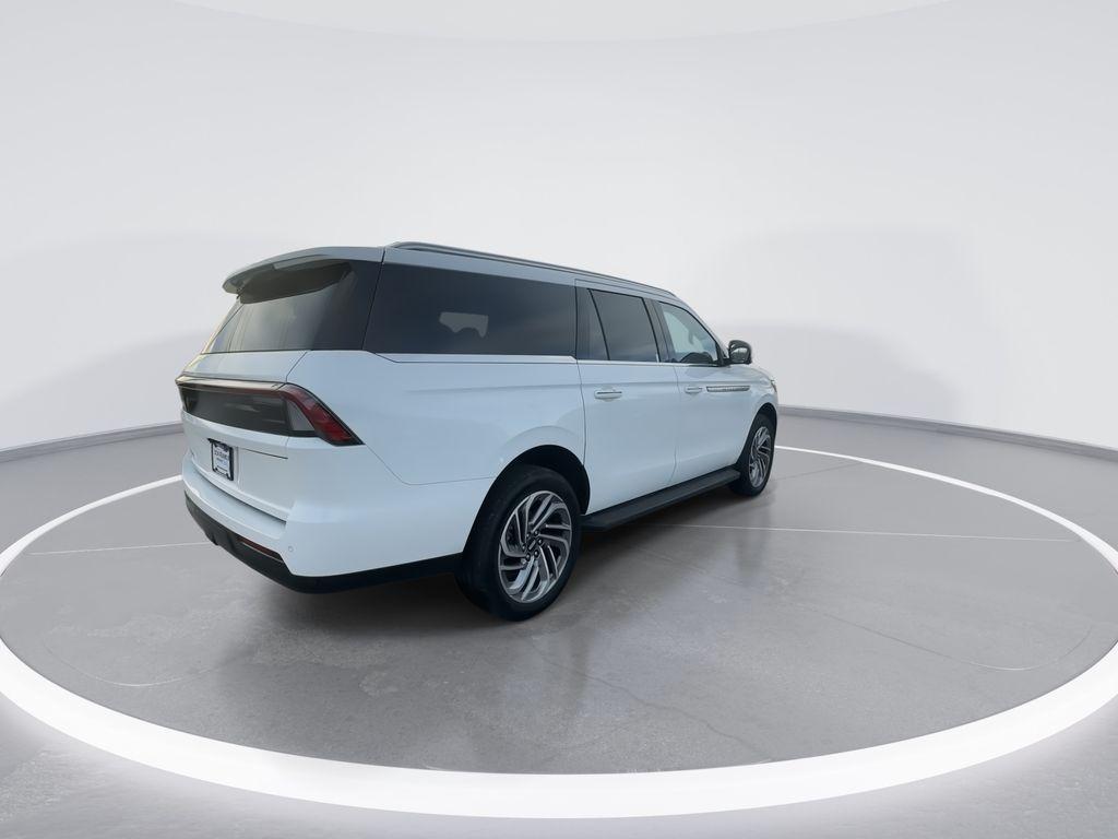 new 2026 Lincoln Navigator car, priced at $95,073