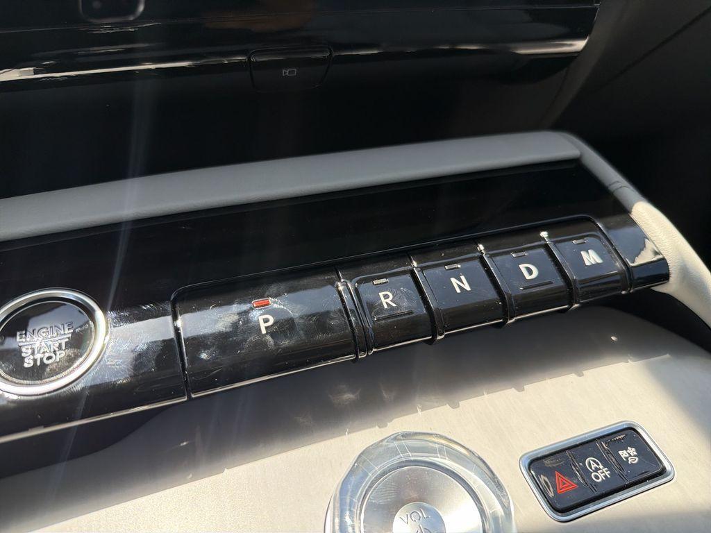 new 2026 Lincoln Navigator car, priced at $100,660
