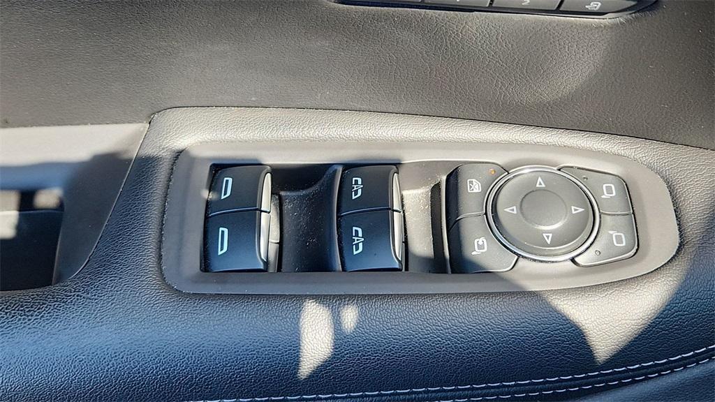 used 2021 Cadillac XT5 car, priced at $27,440