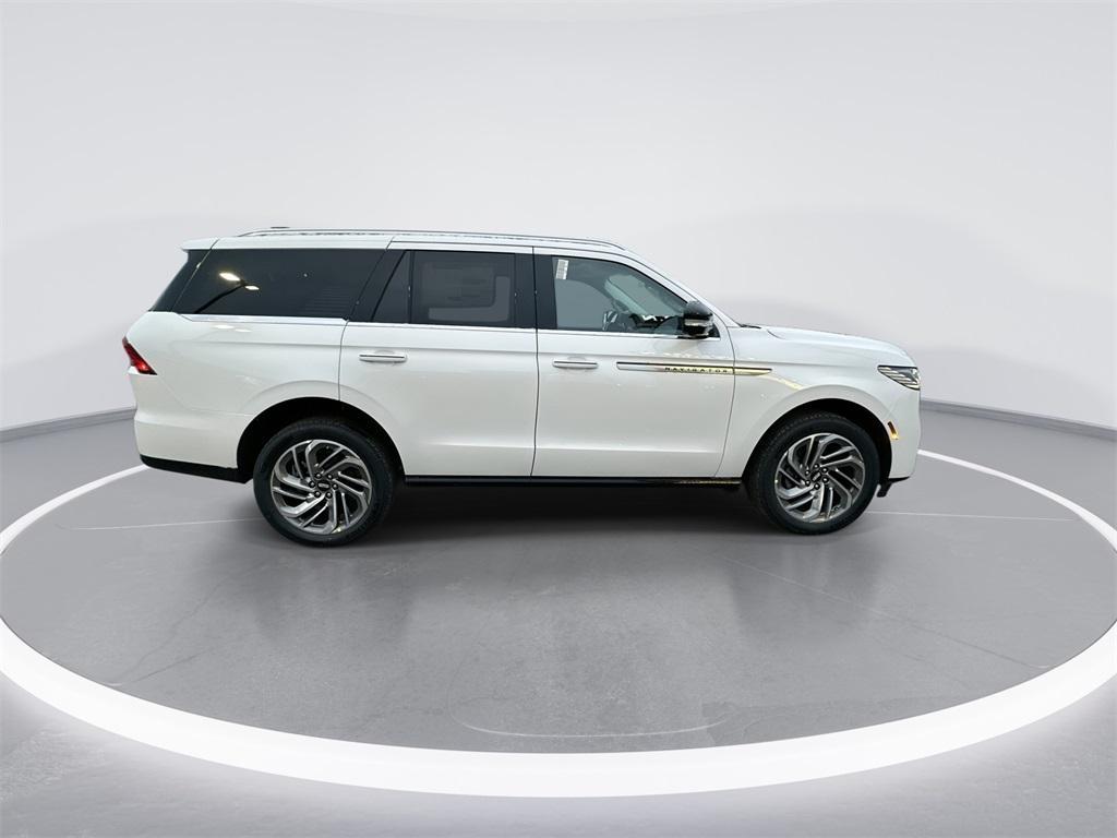 new 2025 Lincoln Navigator car, priced at $97,833