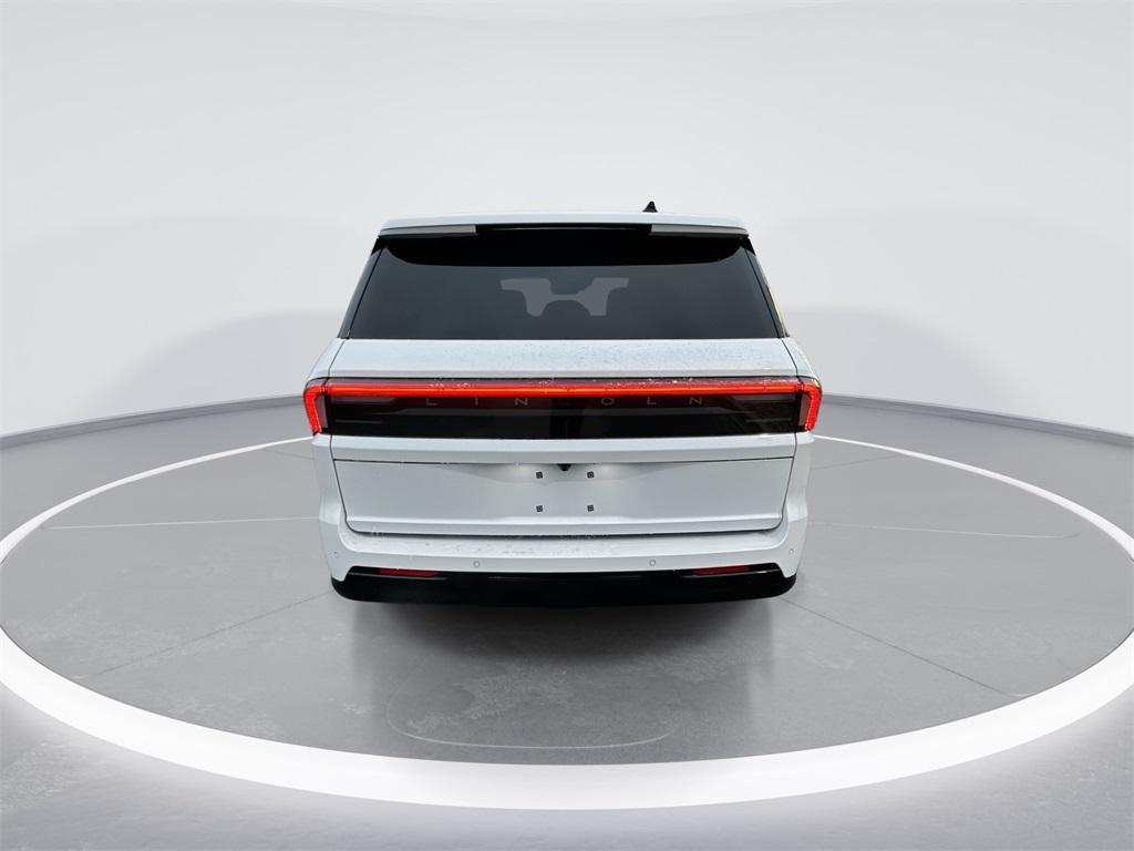 new 2025 Lincoln Navigator car, priced at $97,833