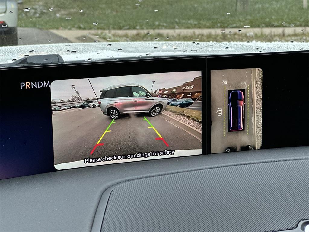 new 2025 Lincoln Navigator car, priced at $97,833