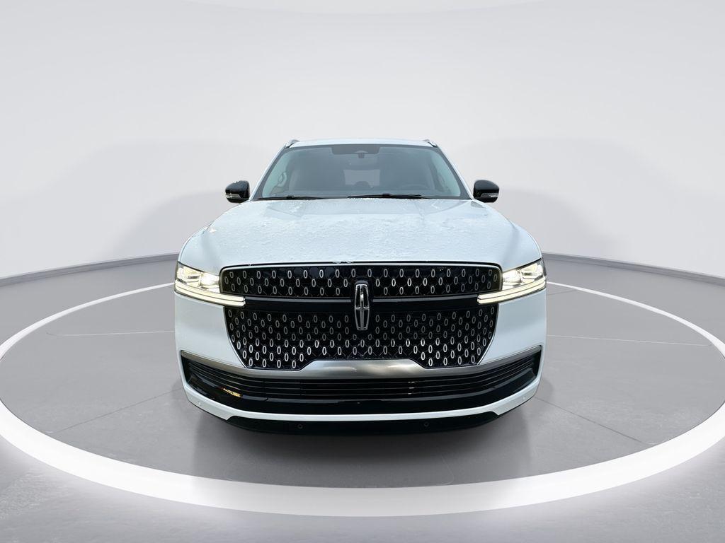 new 2025 Lincoln Navigator car, priced at $94,333