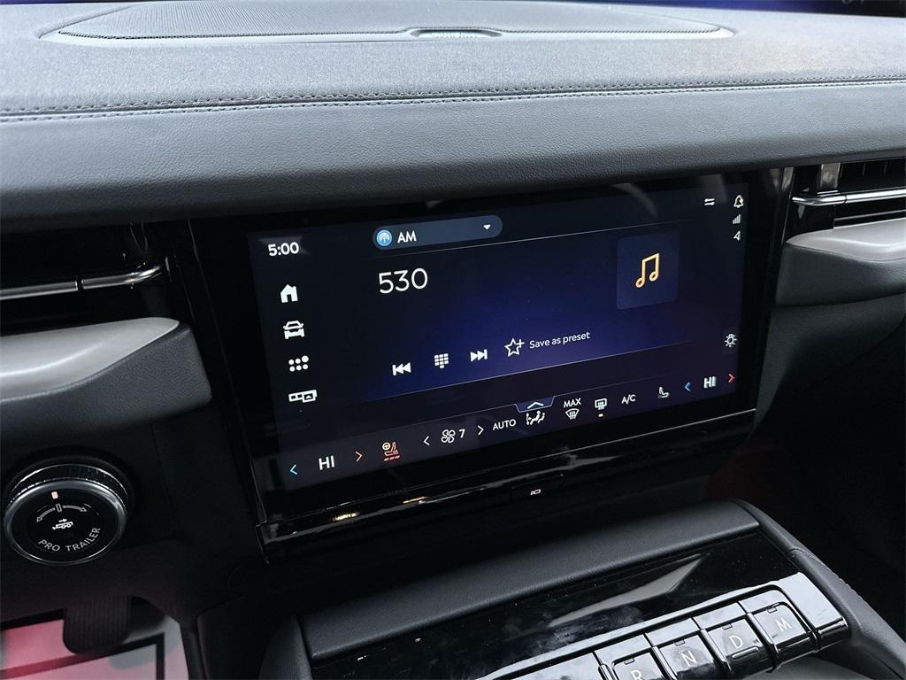 new 2025 Lincoln Navigator car, priced at $97,833