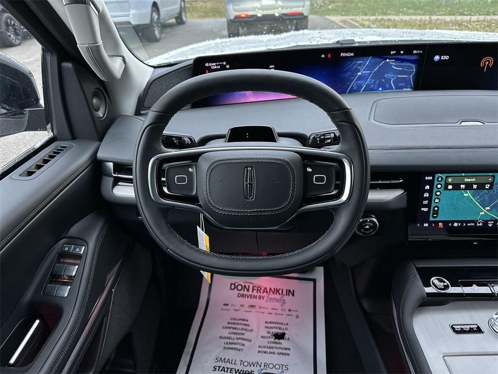 new 2025 Lincoln Navigator car, priced at $97,833