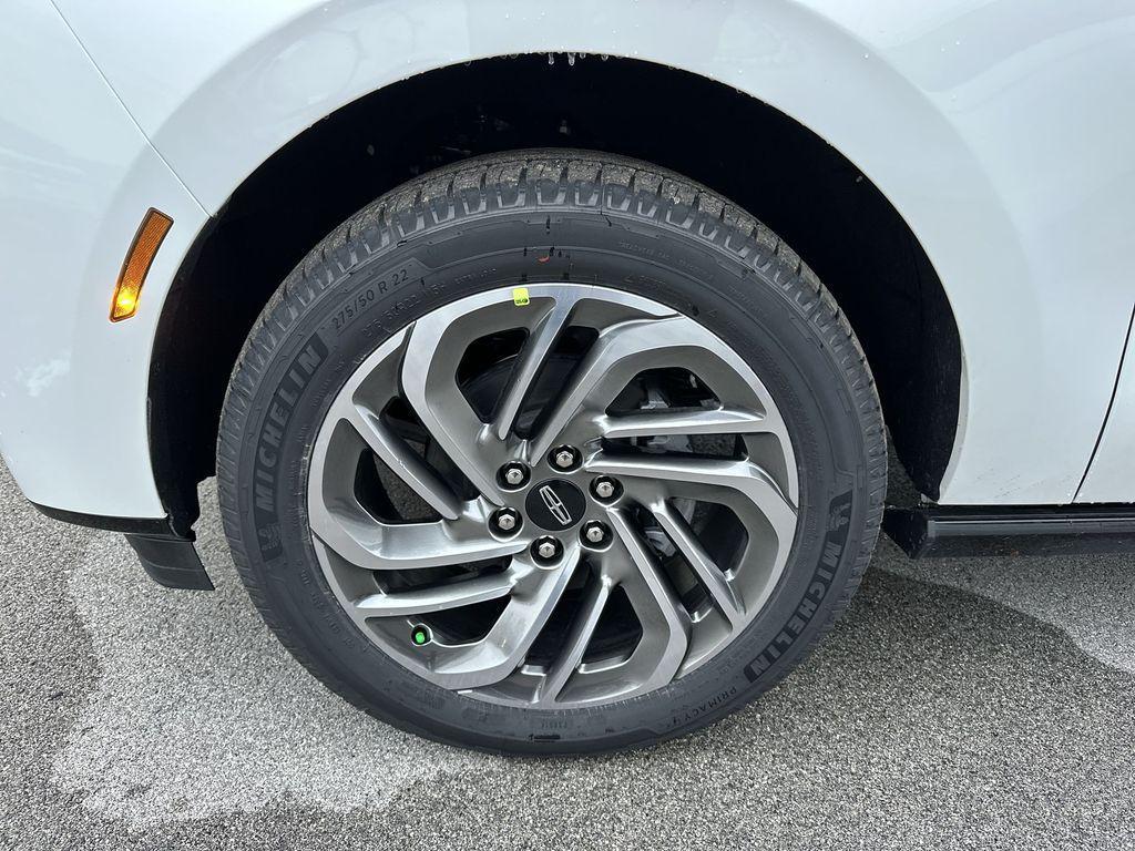 new 2025 Lincoln Navigator car, priced at $94,333