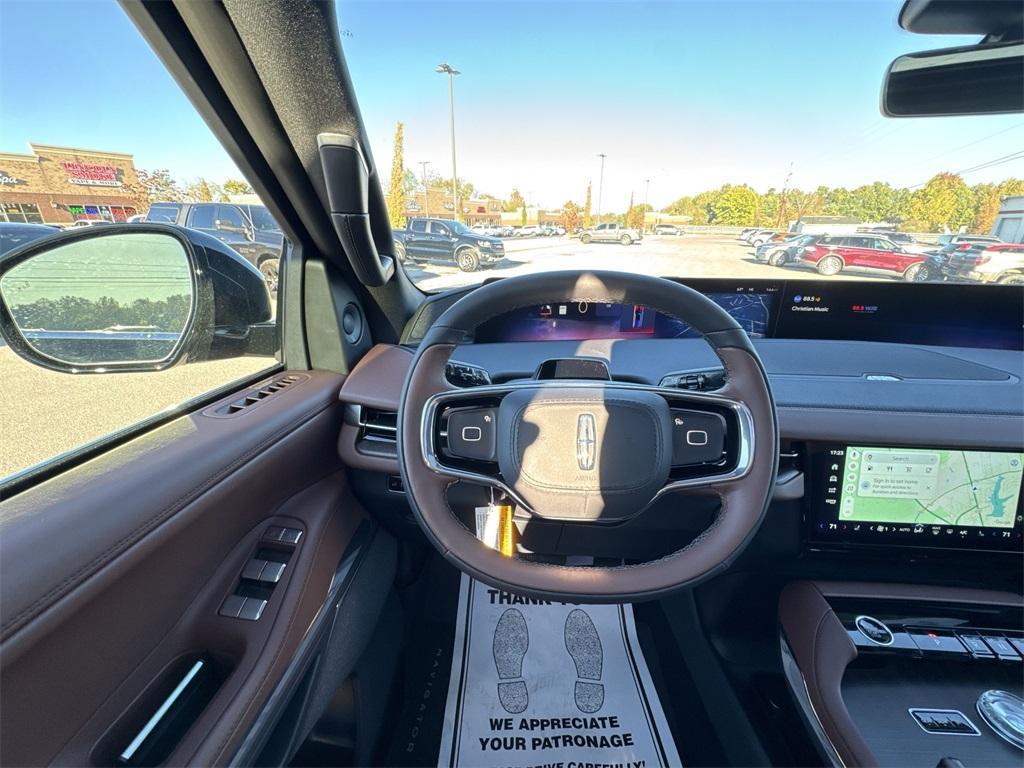 new 2025 Lincoln Navigator car, priced at $100,812