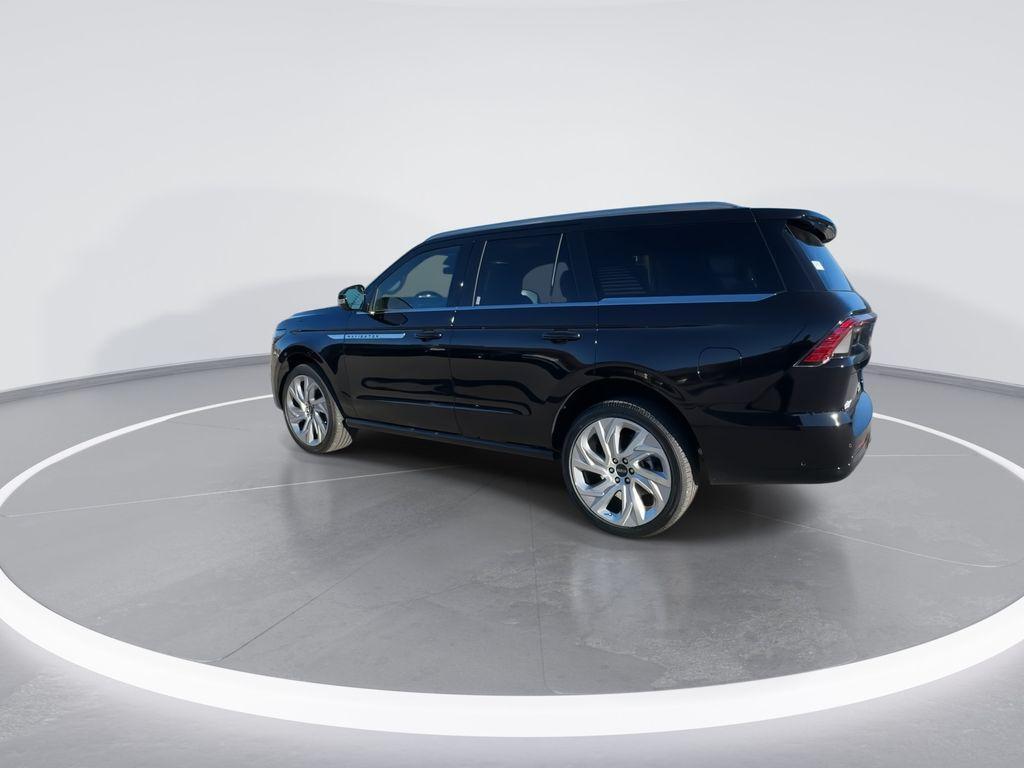 new 2025 Lincoln Navigator car, priced at $97,312
