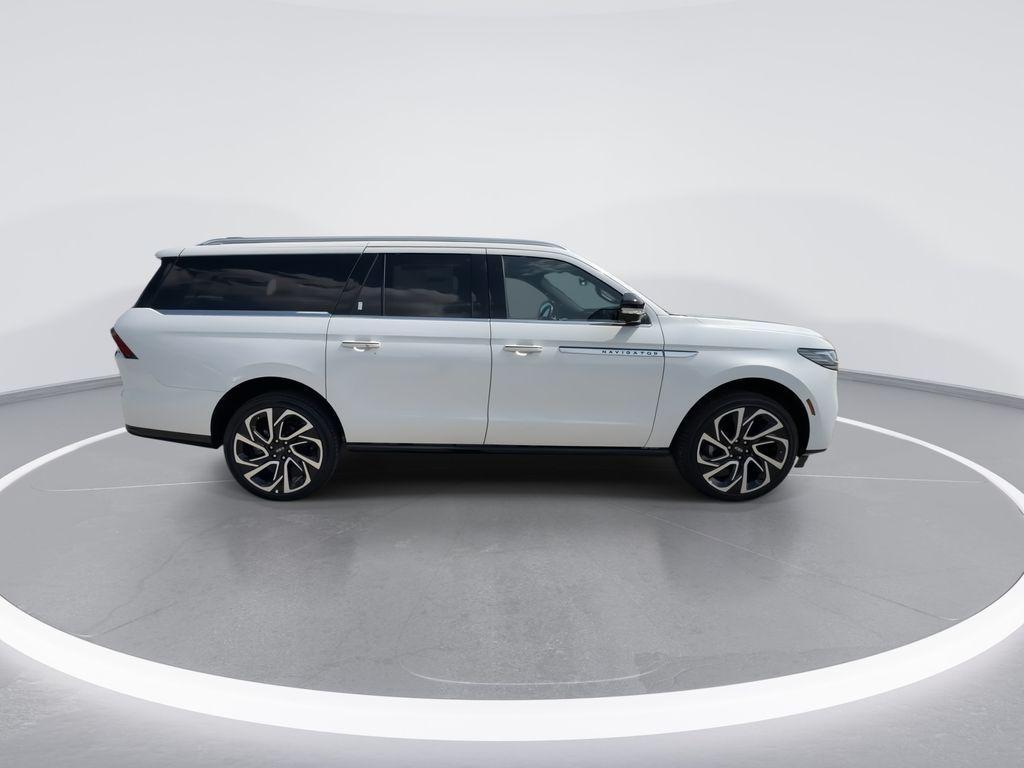 new 2026 Lincoln Navigator L car, priced at $105,319