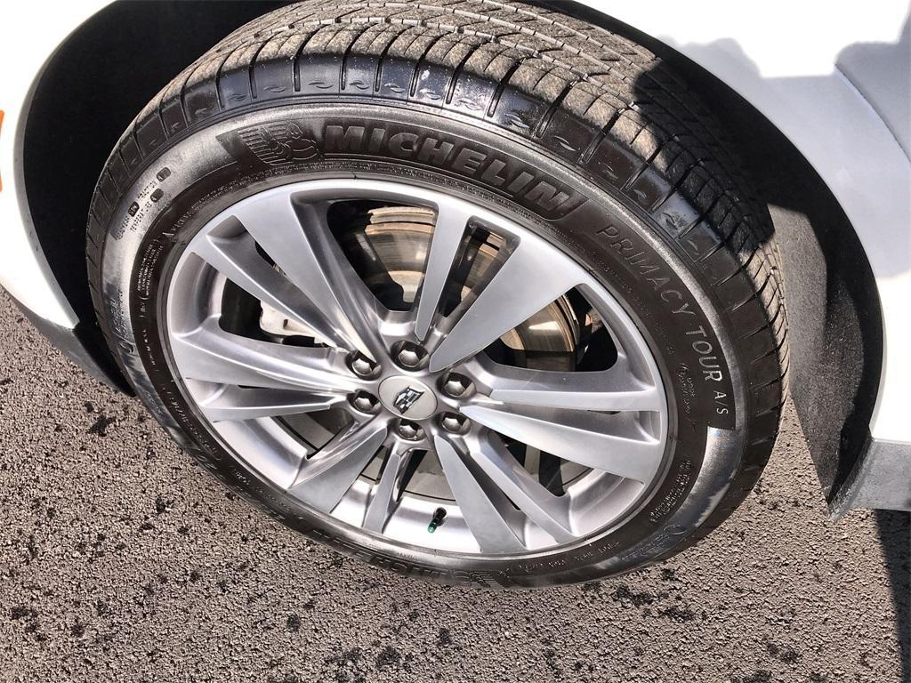 used 2024 Cadillac XT5 car, priced at $39,499