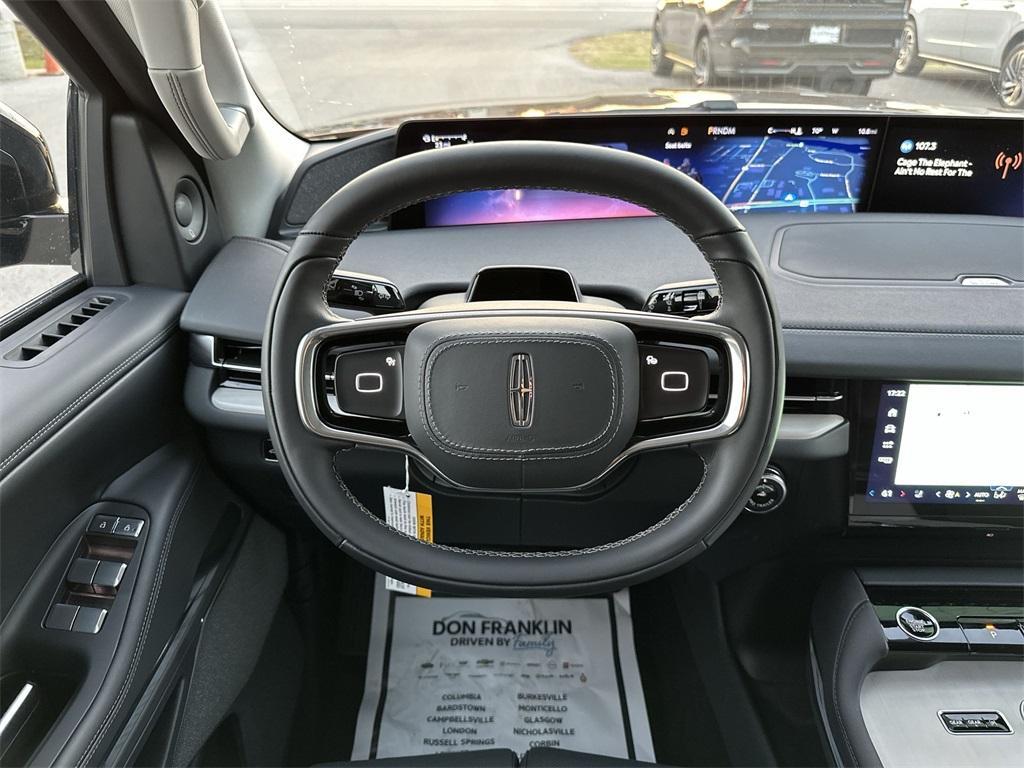 new 2025 Lincoln Navigator car, priced at $97,181