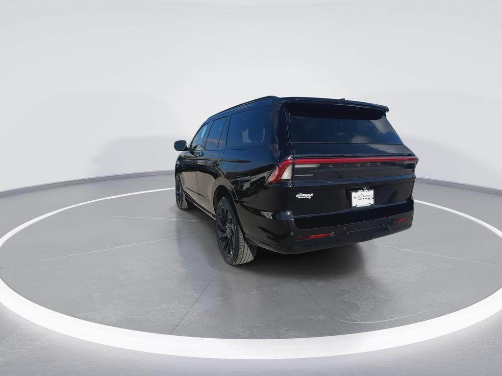new 2025 Lincoln Navigator car, priced at $96,761