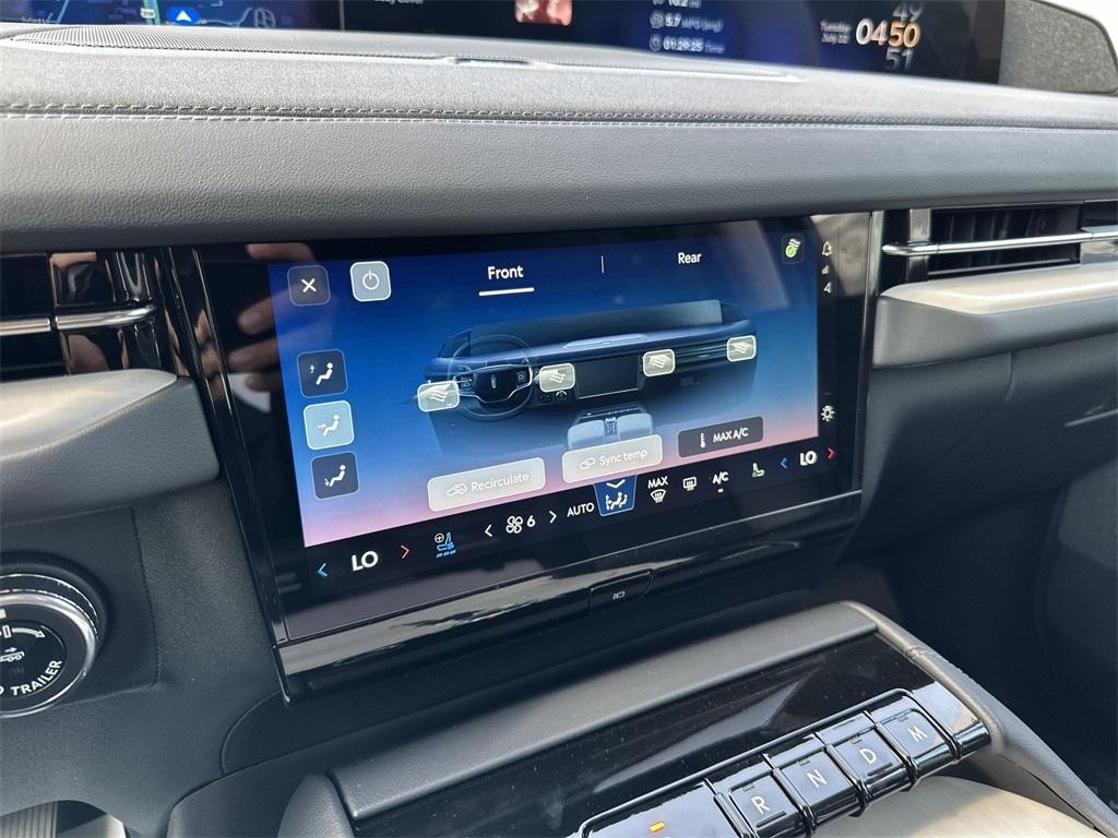 new 2025 Lincoln Navigator car, priced at $94,200