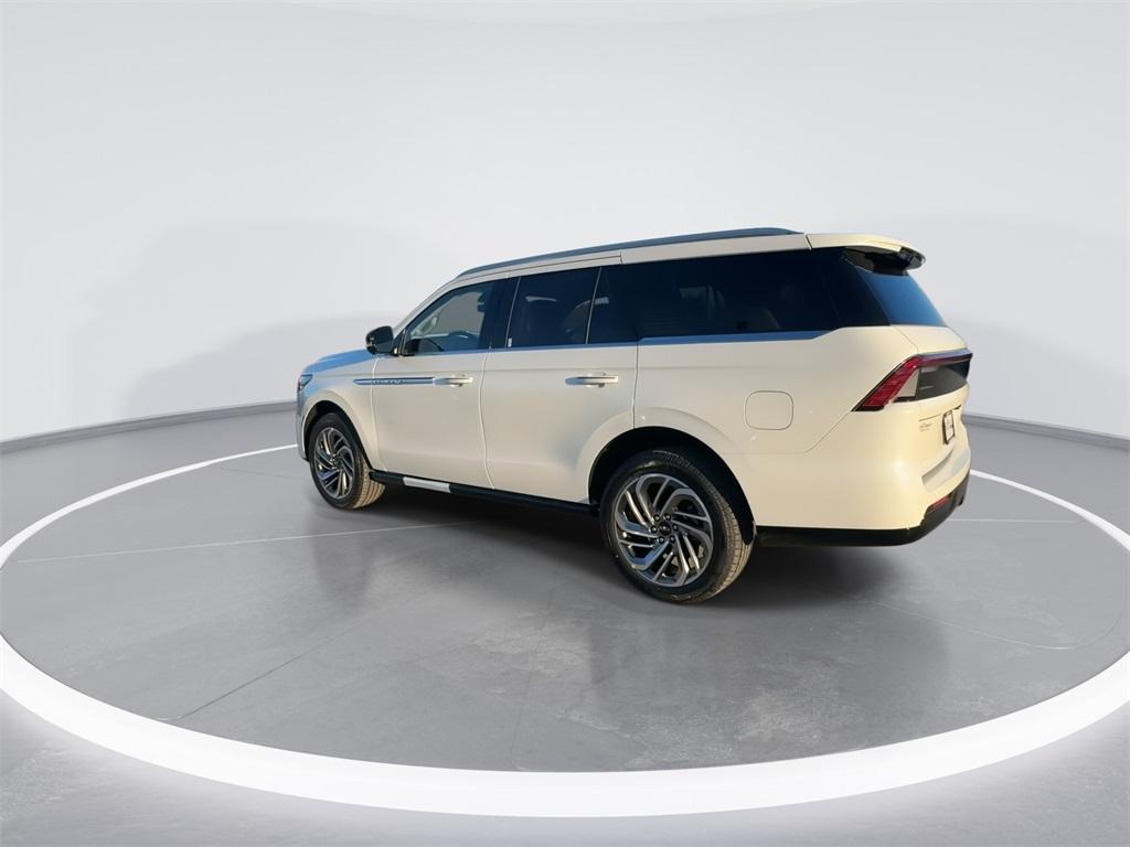 new 2025 Lincoln Navigator car, priced at $97,833