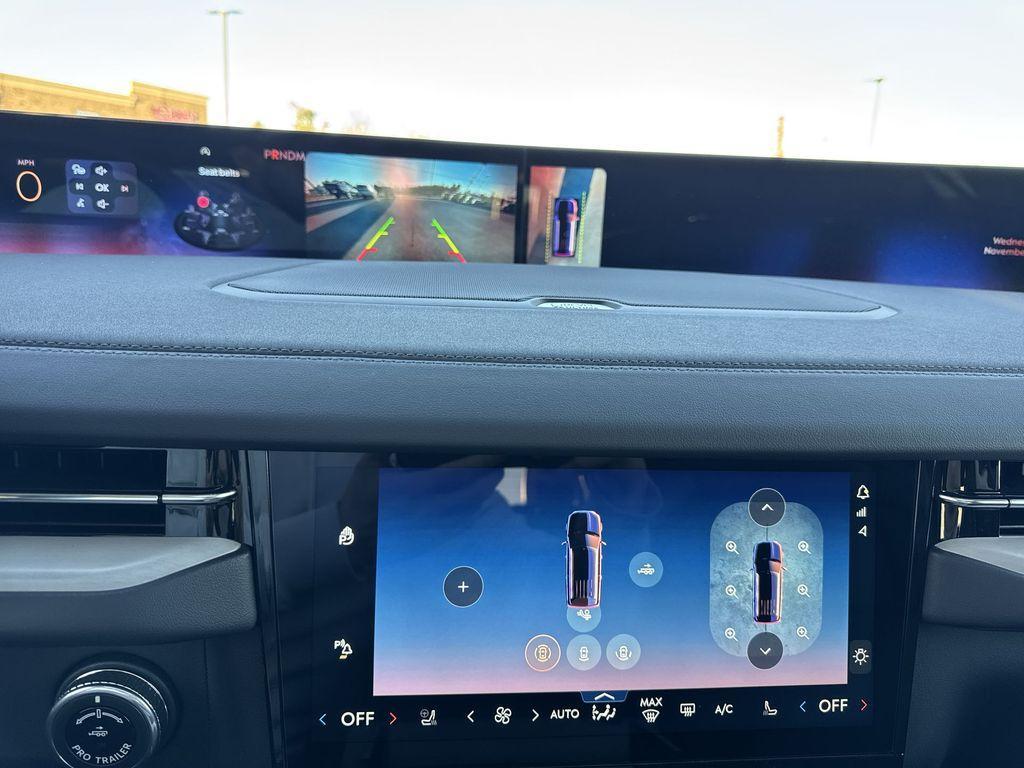 new 2025 Lincoln Navigator car, priced at $94,333