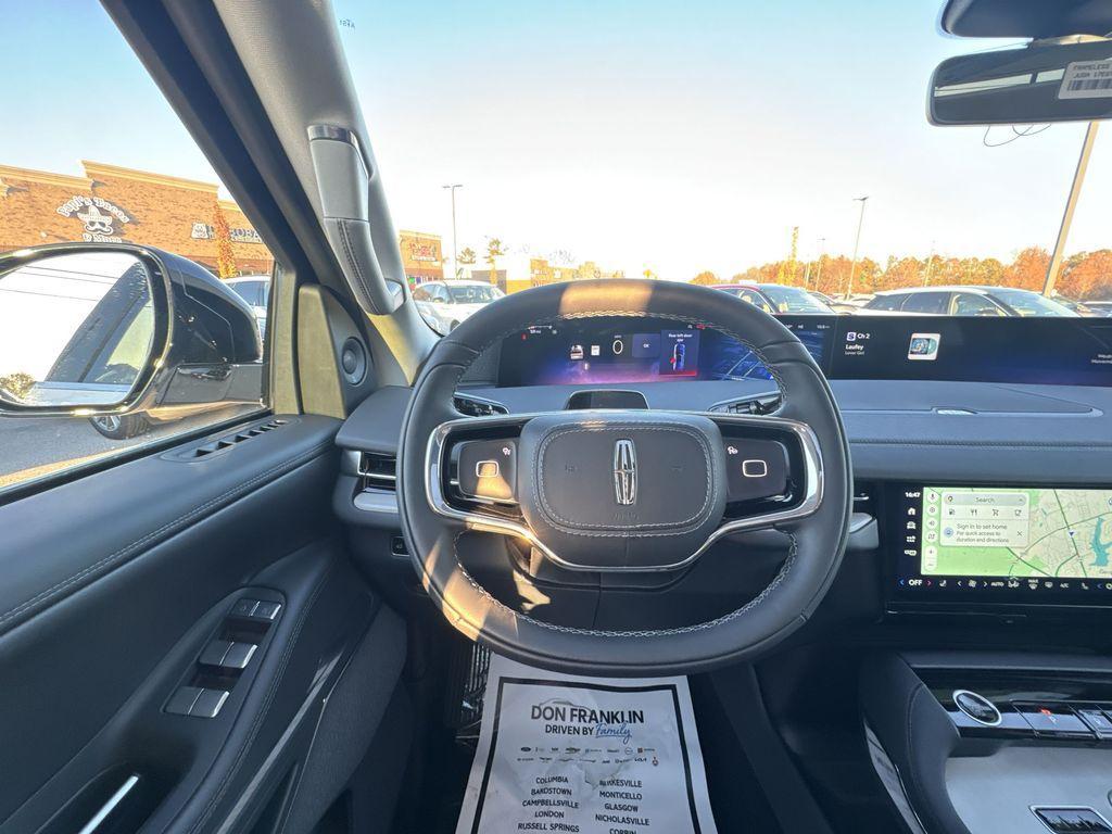 new 2025 Lincoln Navigator car, priced at $94,333