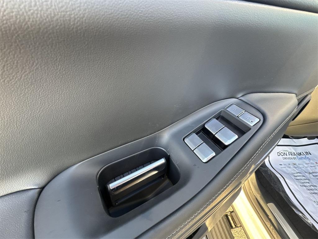 new 2025 Lincoln Navigator car, priced at $97,833