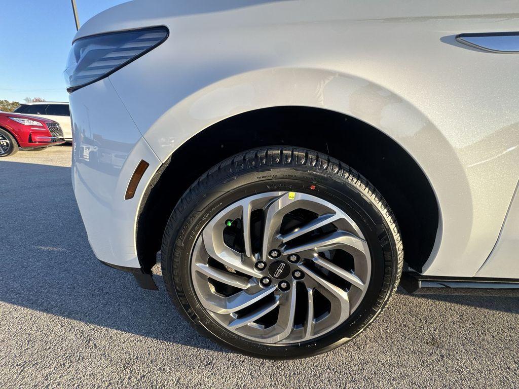 new 2025 Lincoln Navigator car, priced at $94,333