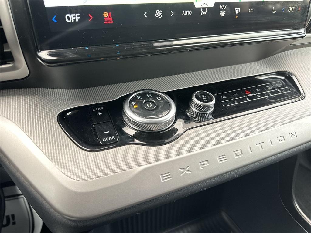 used 2025 Ford Expedition car, priced at $61,866