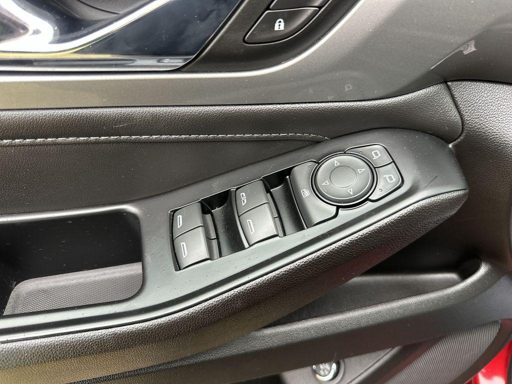 used 2023 Chevrolet Traverse car, priced at $33,900