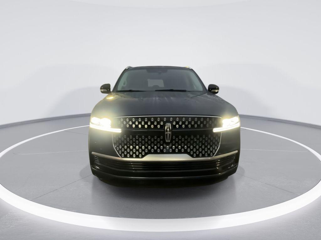 new 2025 Lincoln Navigator car, priced at $94,333