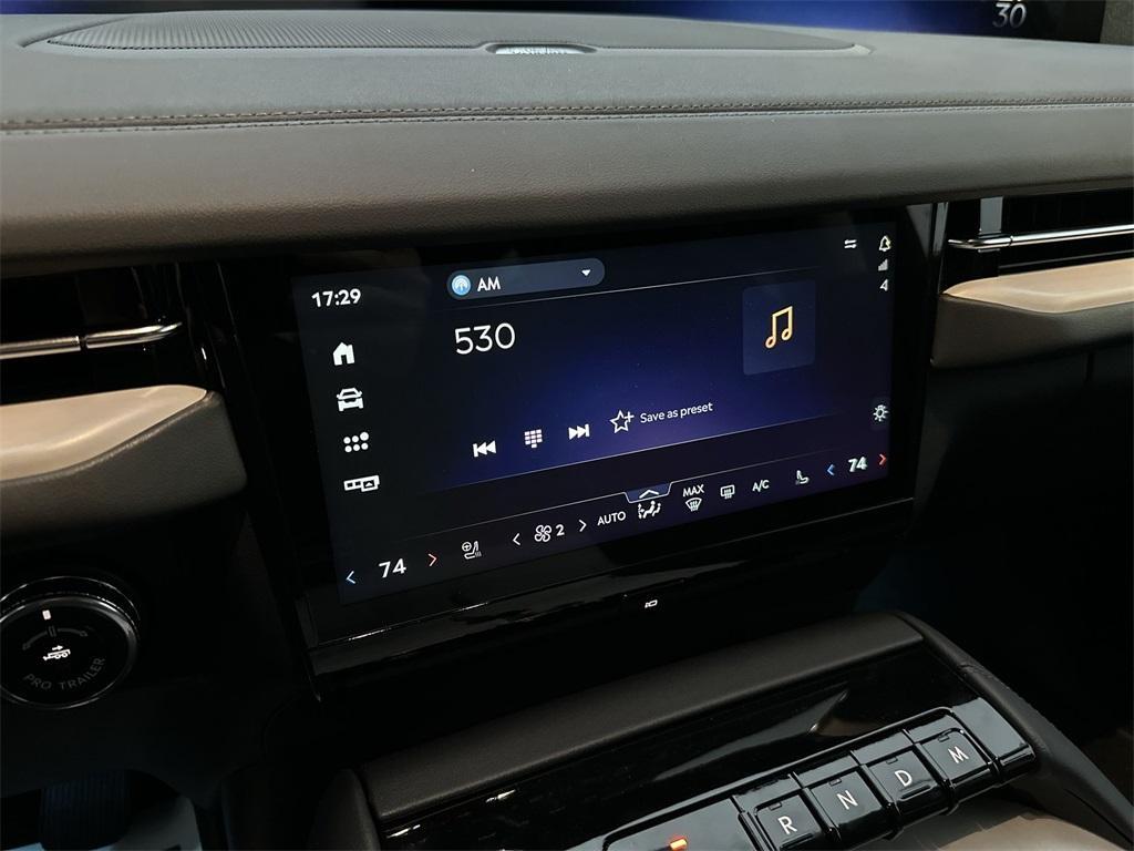 new 2025 Lincoln Navigator car, priced at $97,833