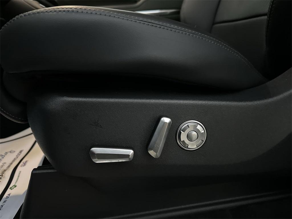 new 2025 Lincoln Navigator car, priced at $97,833