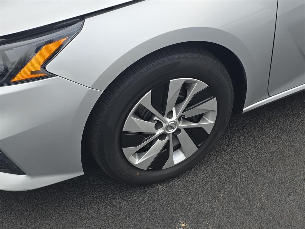 used 2022 Nissan Altima car, priced at $17,999