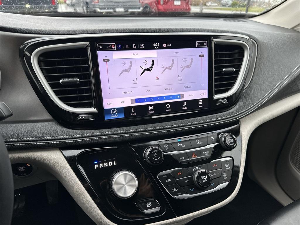used 2023 Chrysler Pacifica car, priced at $32,848
