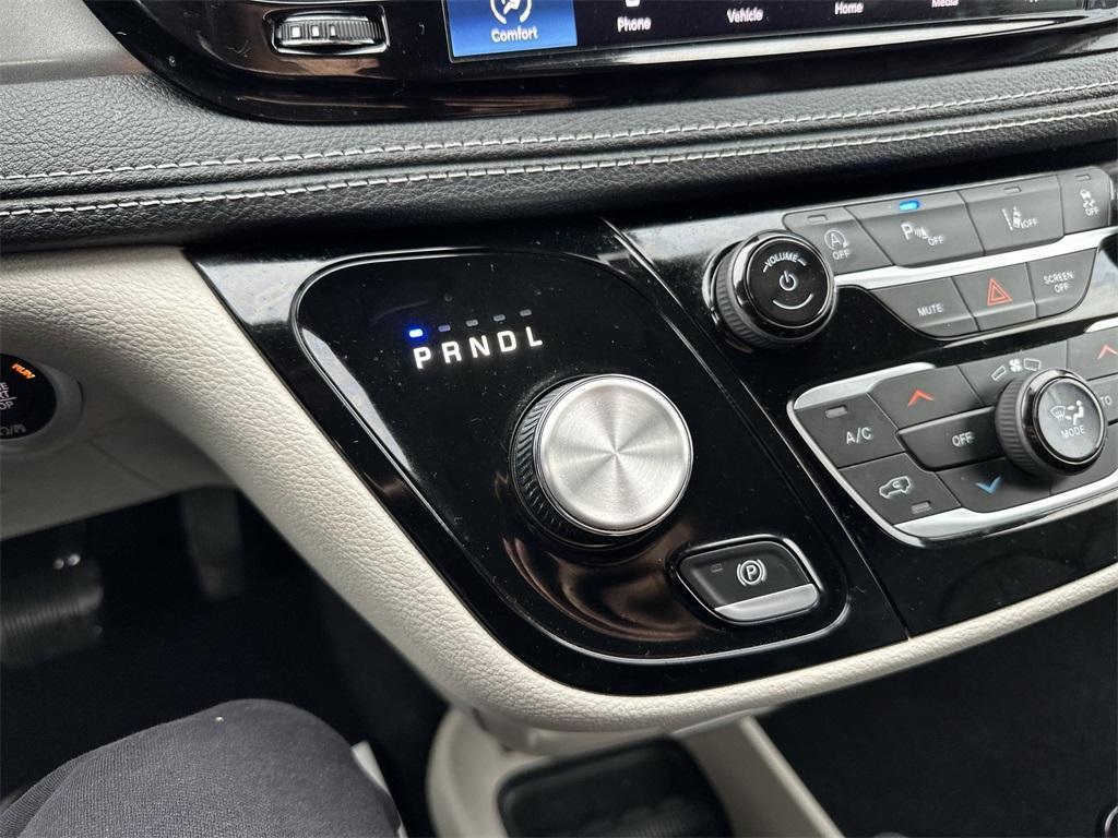 used 2023 Chrysler Pacifica car, priced at $32,848