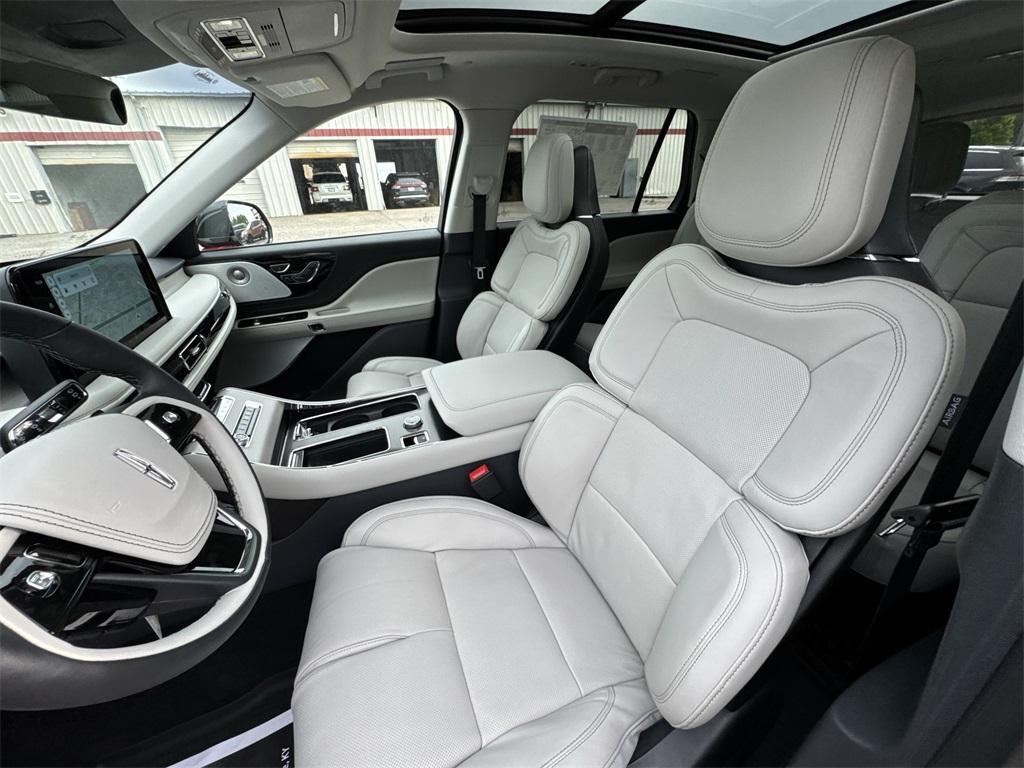 new 2025 Lincoln Aviator car, priced at $76,956