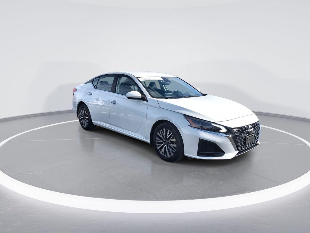 used 2023 Nissan Altima car, priced at $19,995
