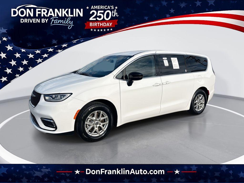 used 2024 Chrysler Pacifica car, priced at $27,539