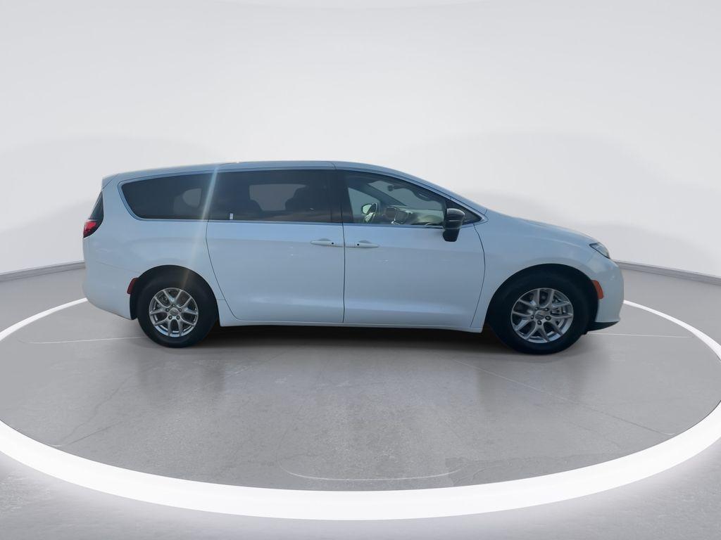 used 2024 Chrysler Pacifica car, priced at $27,539