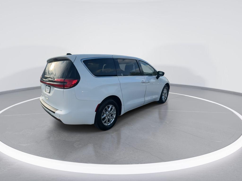 used 2024 Chrysler Pacifica car, priced at $27,539