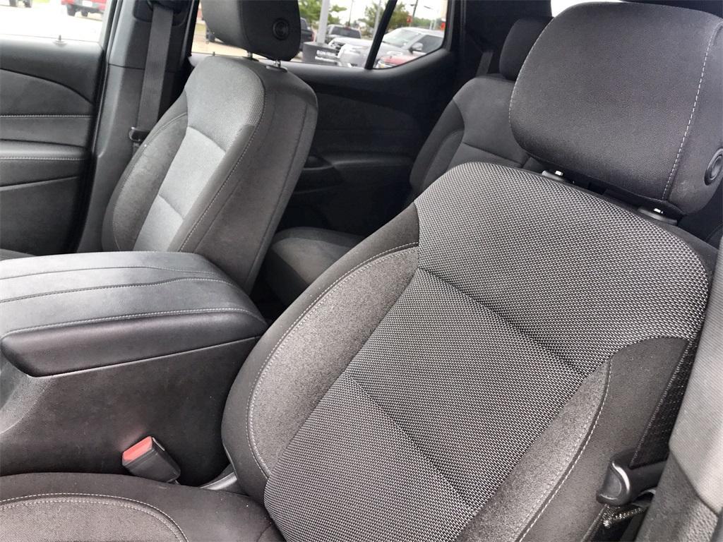 used 2023 Chevrolet Traverse car, priced at $33,840