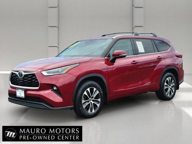 used 2021 Toyota Highlander car, priced at $33,951