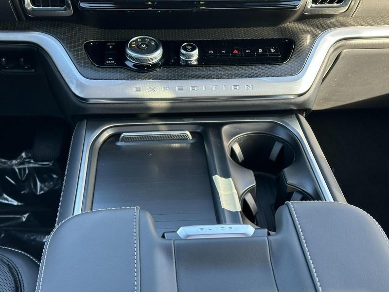 new 2025 Ford Expedition car, priced at $80,400