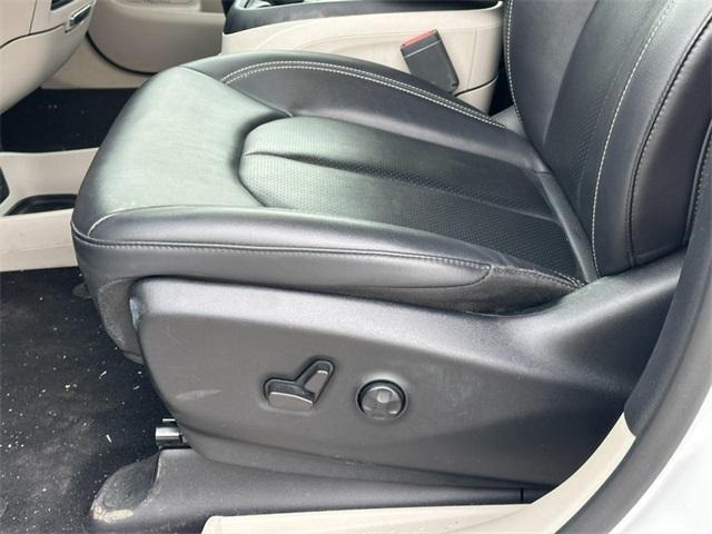 used 2024 Chrysler Pacifica car, priced at $29,500