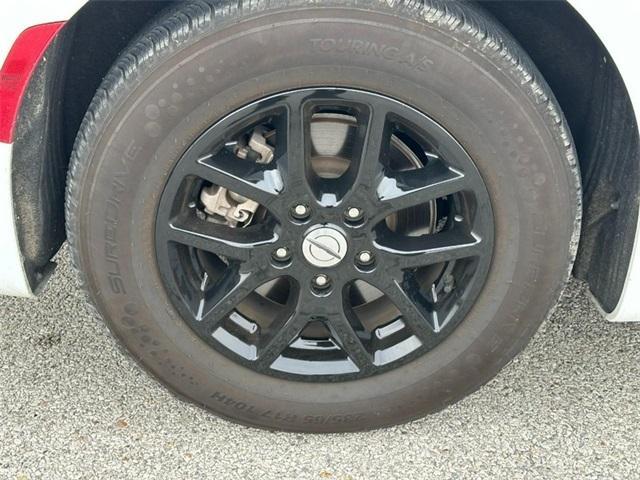 used 2024 Chrysler Pacifica car, priced at $29,500