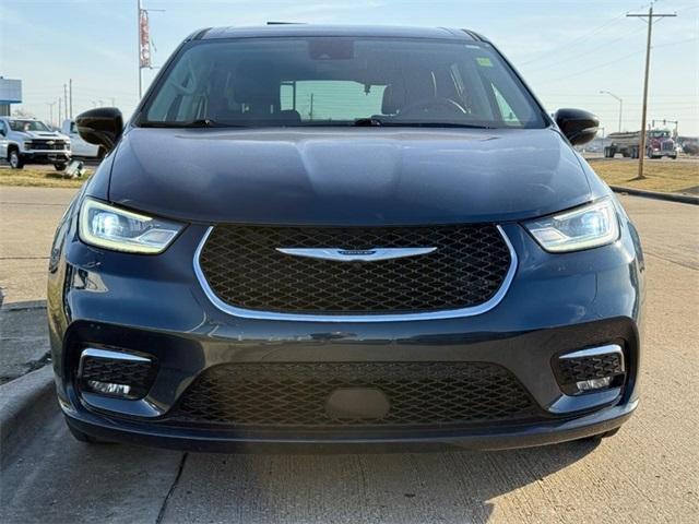 used 2024 Chrysler Pacifica car, priced at $28,000
