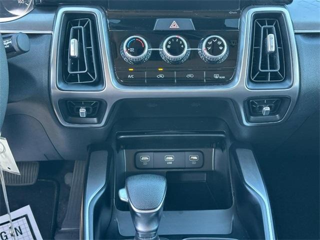 used 2023 Kia Sorento car, priced at $23,000