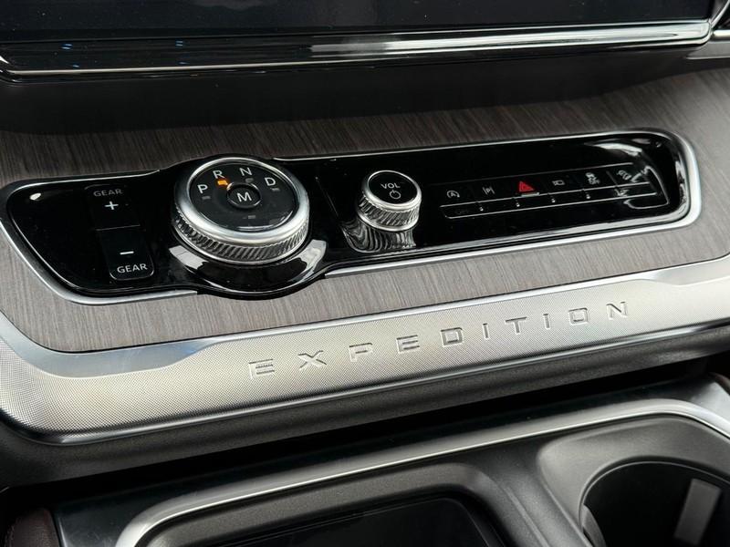 new 2026 Ford Expedition car, priced at $82,884