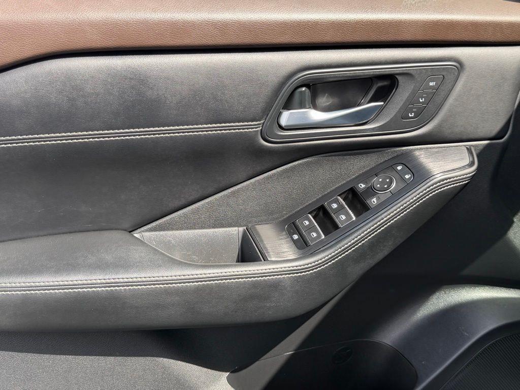 used 2023 Nissan Rogue car, priced at $25,944