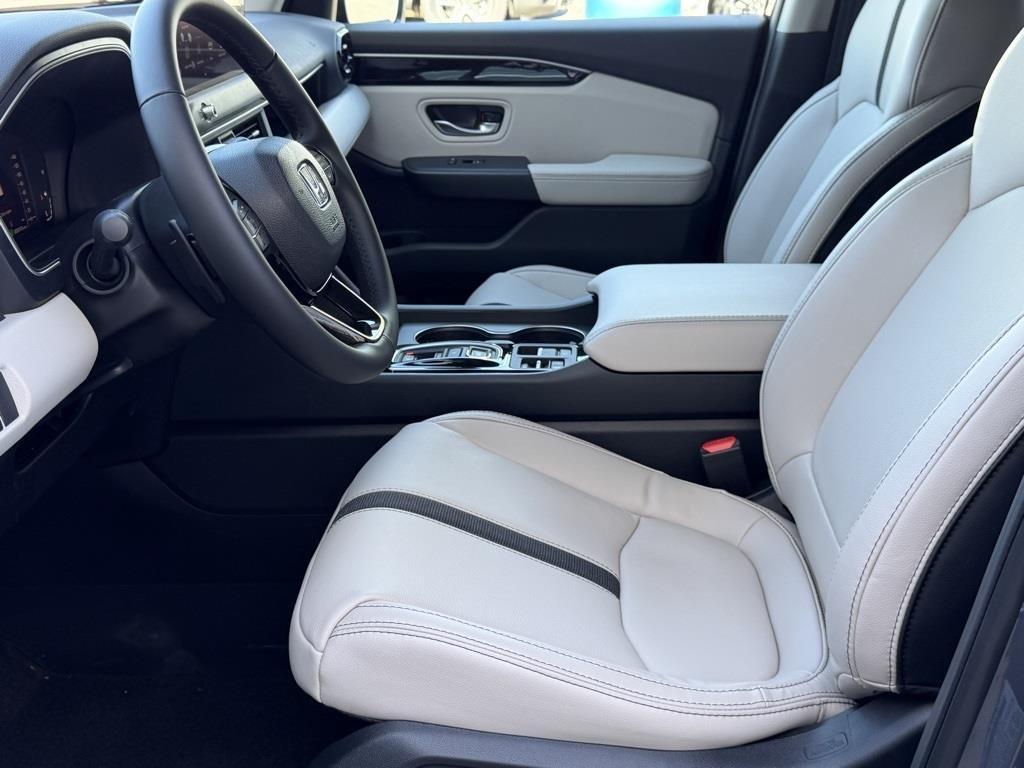 new 2026 Honda Pilot car, priced at $45,990