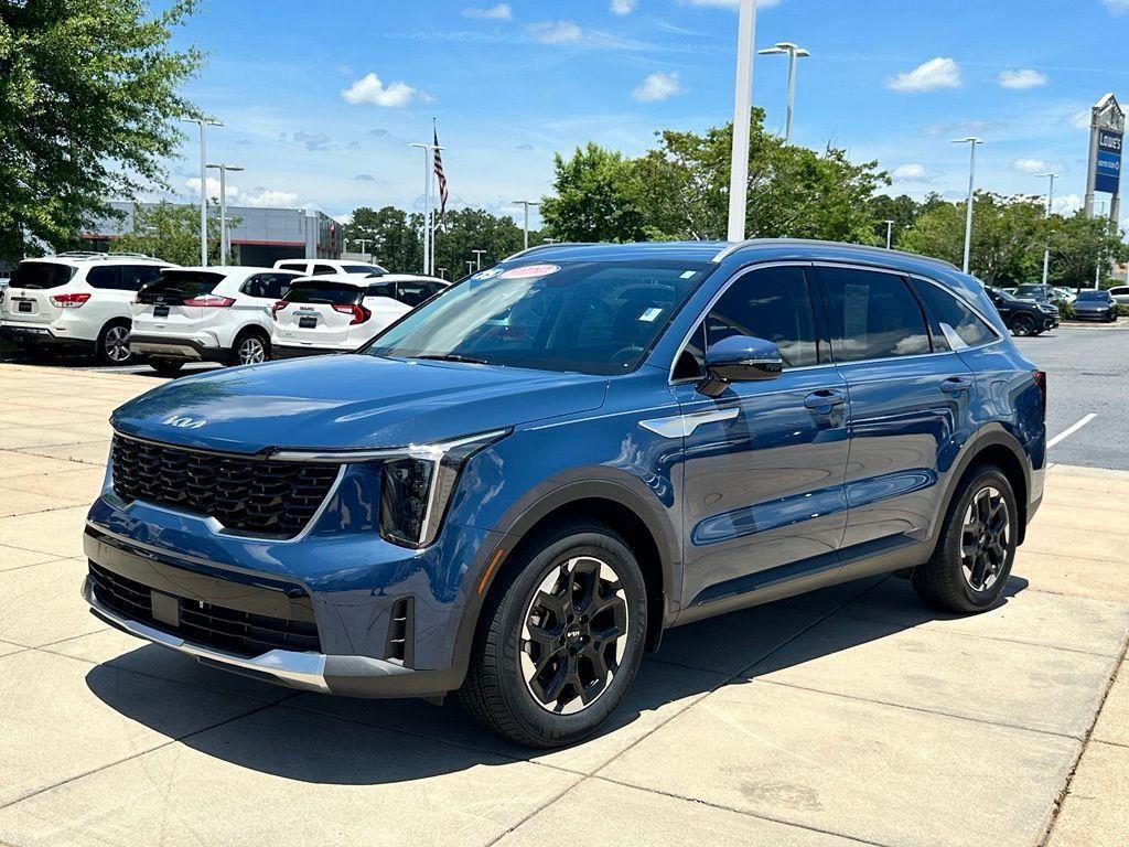 used 2025 Kia Sorento car, priced at $32,000