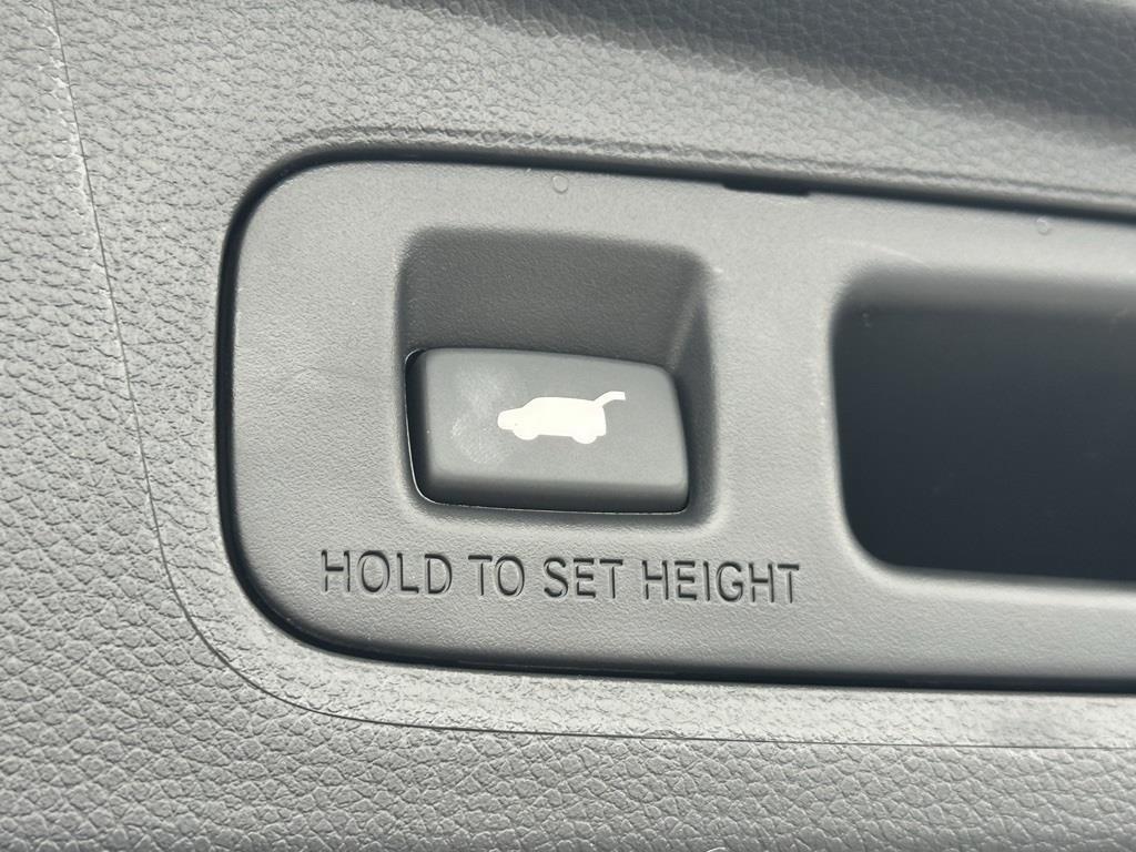 new 2026 Honda CR-V Hybrid car, priced at $39,175