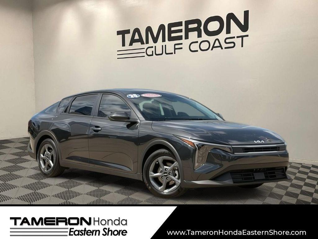 used 2025 Kia K4 car, priced at $23,000
