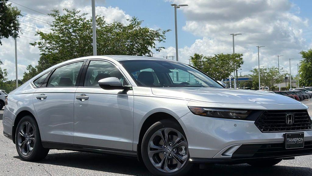 new 2026 Honda Accord Hybrid car, priced at $35,290