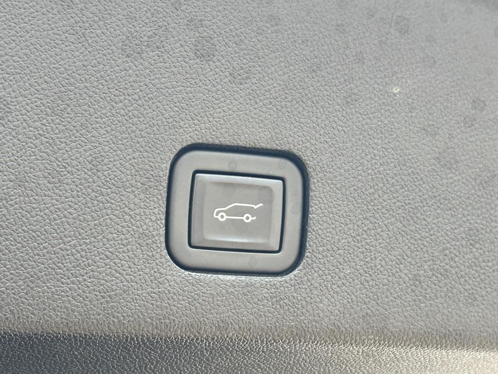 used 2023 Cadillac XT6 car, priced at $37,000